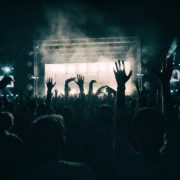 guru_crowd